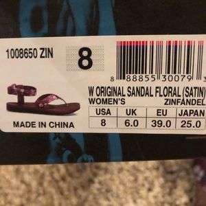 TEVA New in box satin ( Zinfandel) floral sandals size 8
